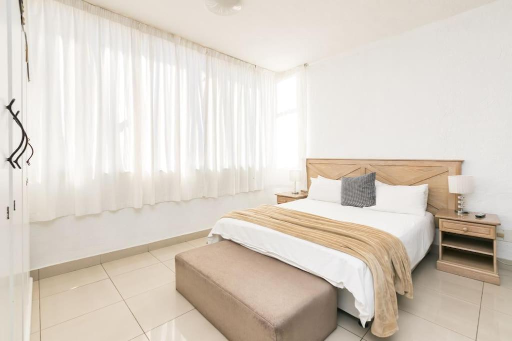 Inn & Out Sandton Park Johannesburg Esterno foto