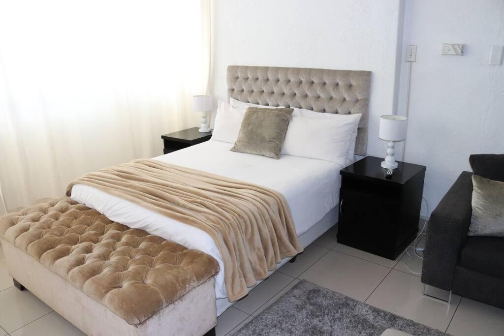 Inn & Out Sandton Park Johannesburg Esterno foto