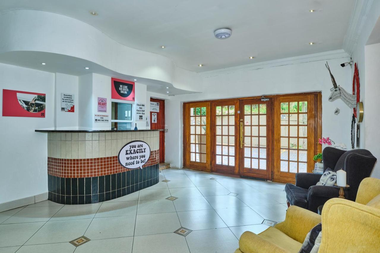 Inn & Out Sandton Park Johannesburg Esterno foto